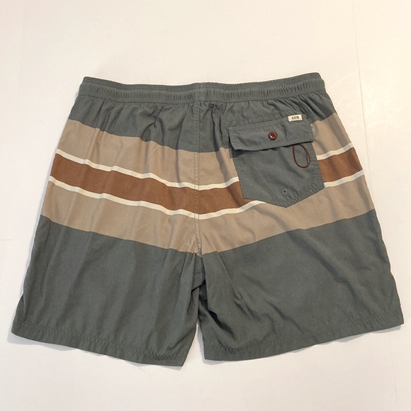 Katin Board Shorts in stripes size XL - Picture 6 of 6